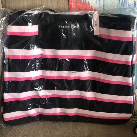Victorias Secret Black Pink Stripe Getaway Tote Bag Weekender Limited NWT - Picture 2 of 3